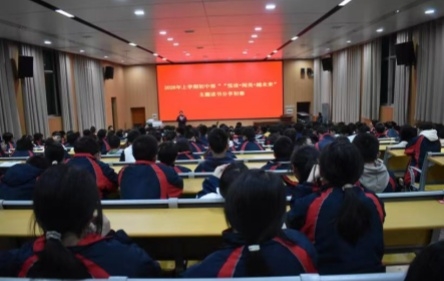 湖南隆回二中：读书分享初赛燃情启幕  青春书香竞风流