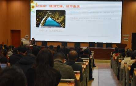湖南:隆回二中开展男生通学生家长会(图3) 微信图片_20260325224614.jpg