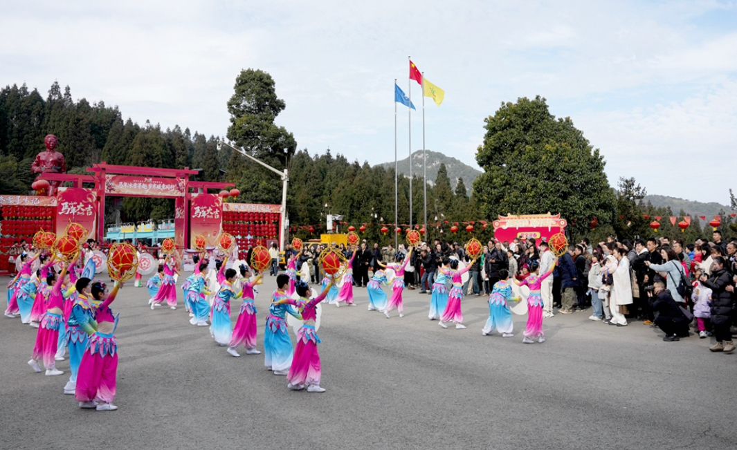 央视直播走进华蓥山 非遗民俗闹新春 华蓥山上居品牌强势出圈(图4)