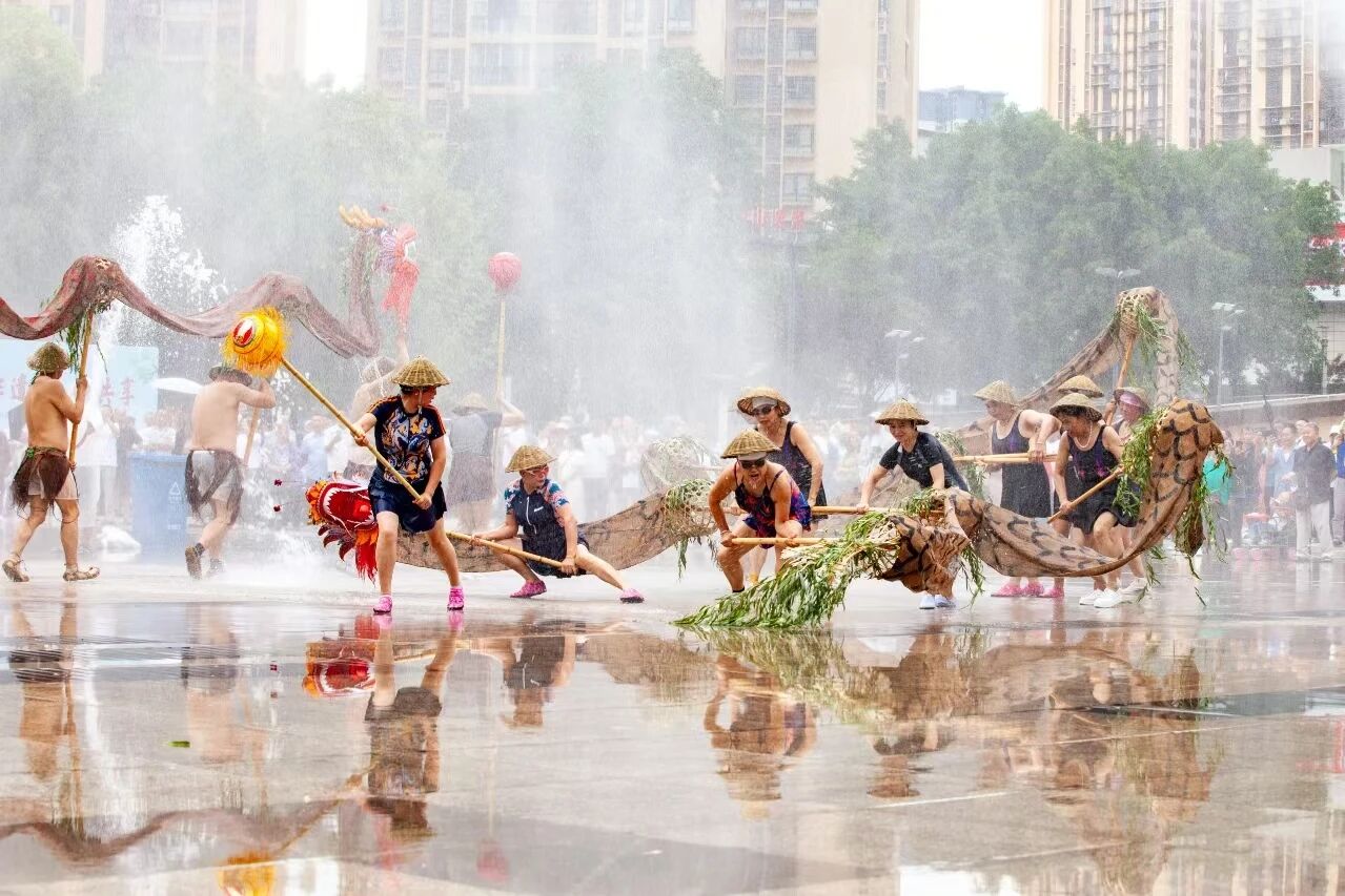 四川达州:非遗专栏:耍水龙(图2) 微信图片_2026-04-08_204214_584.jpg