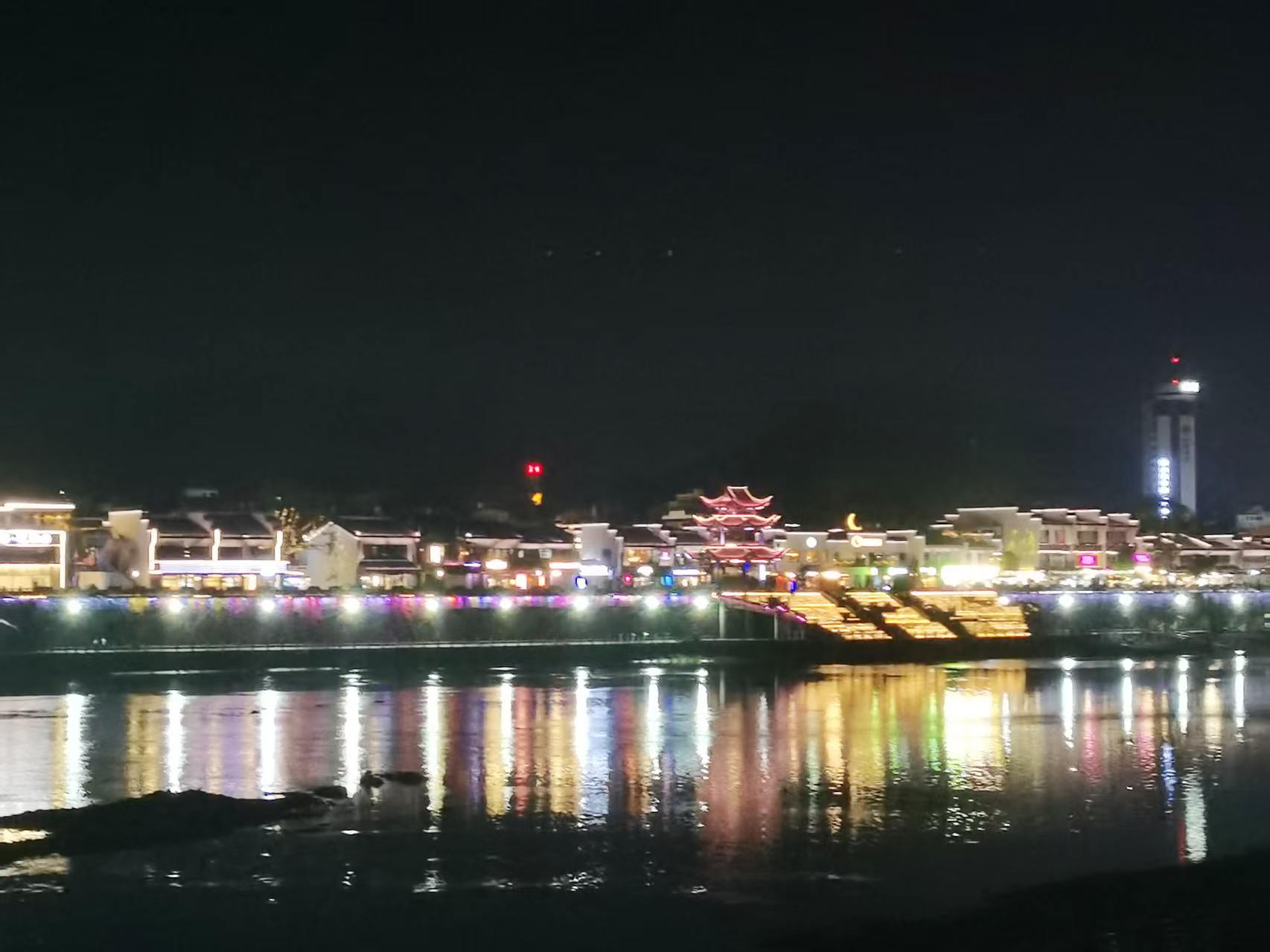 安徽：昱城三江藏史志 屯溪红脉耀古今